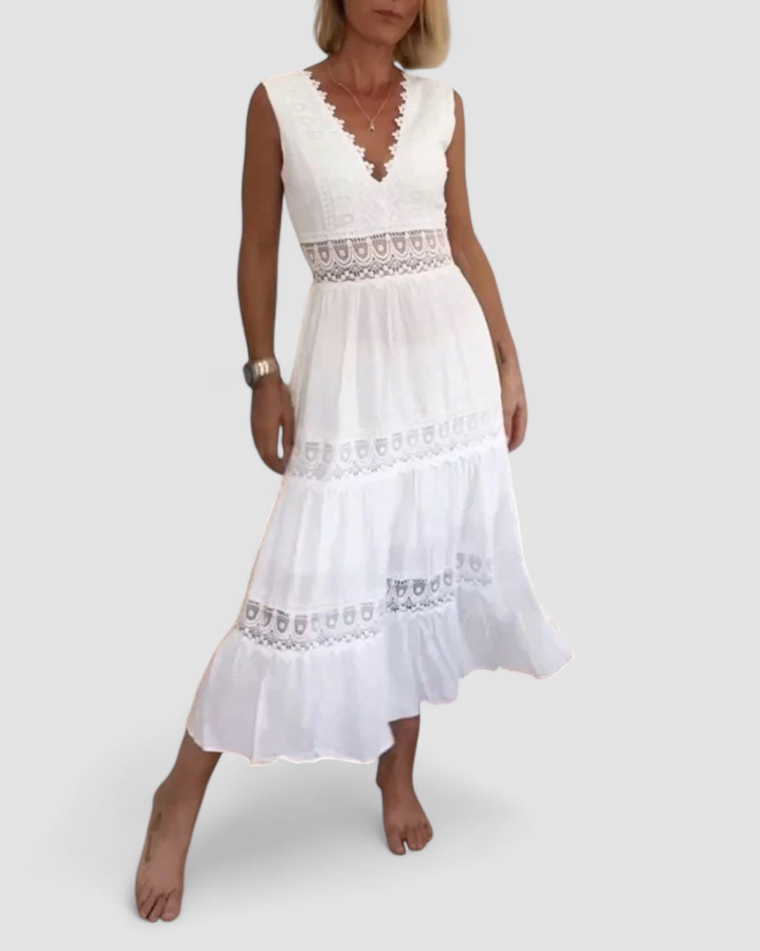 Spetsklänning med V-ringning