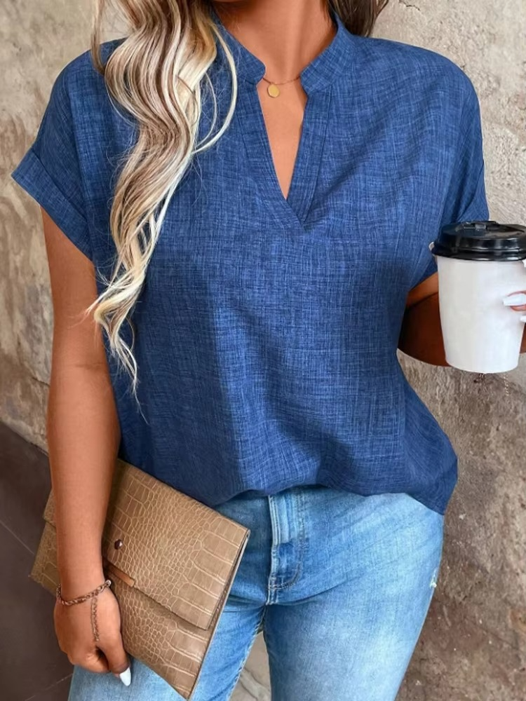 Elinor – Topp med mjukt fall och avslappnad v-ringning